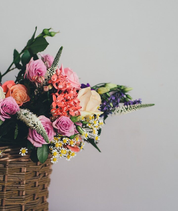 5 Best Flowers to Gift for a Retirement or Farewell Party